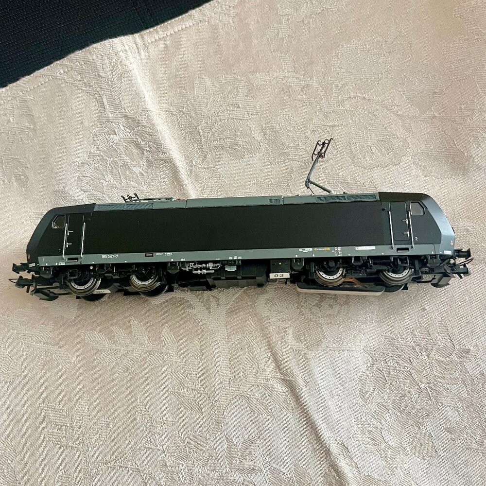 Roco 63807 H0 BR 185 MRCE Electric Locomotive – Era V – Like New